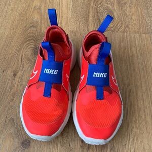 Nike Flex Runner 2 kids youth 13